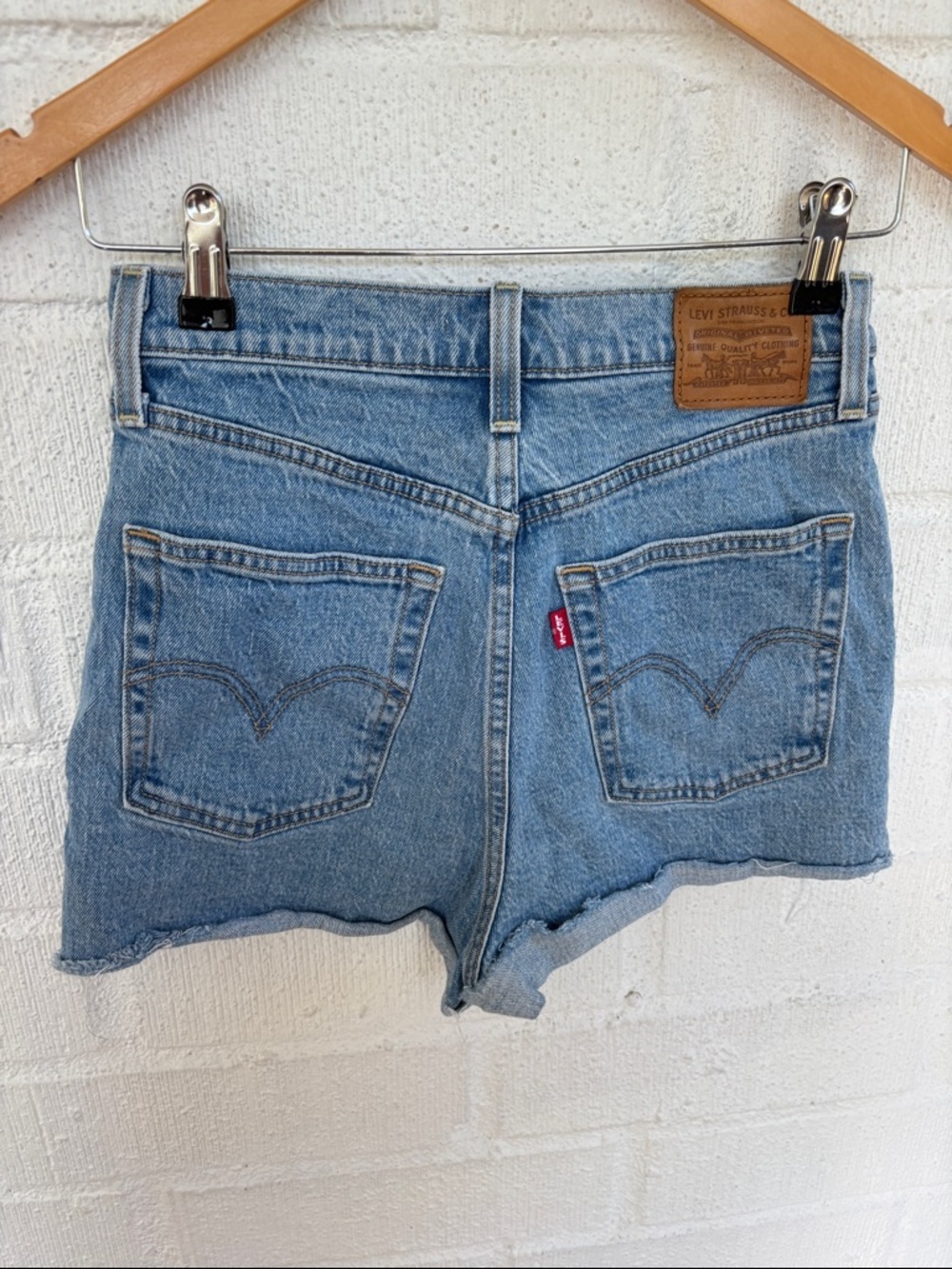 Levis Ribcage Classic High-Rise Denim Jean Shorts sz 27 - Picture 5 of 8